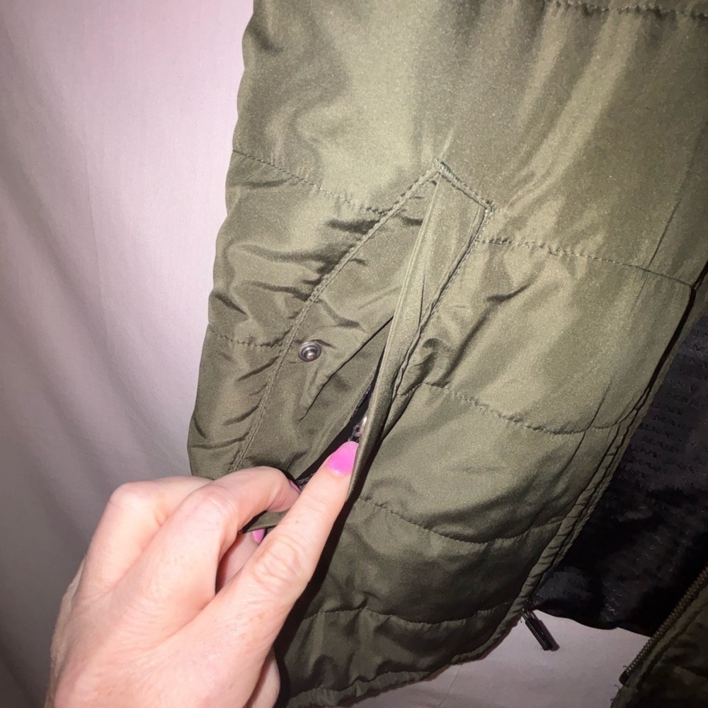 Marc Anthony Men's Olive Quilted Vest - Picture 7 of 11